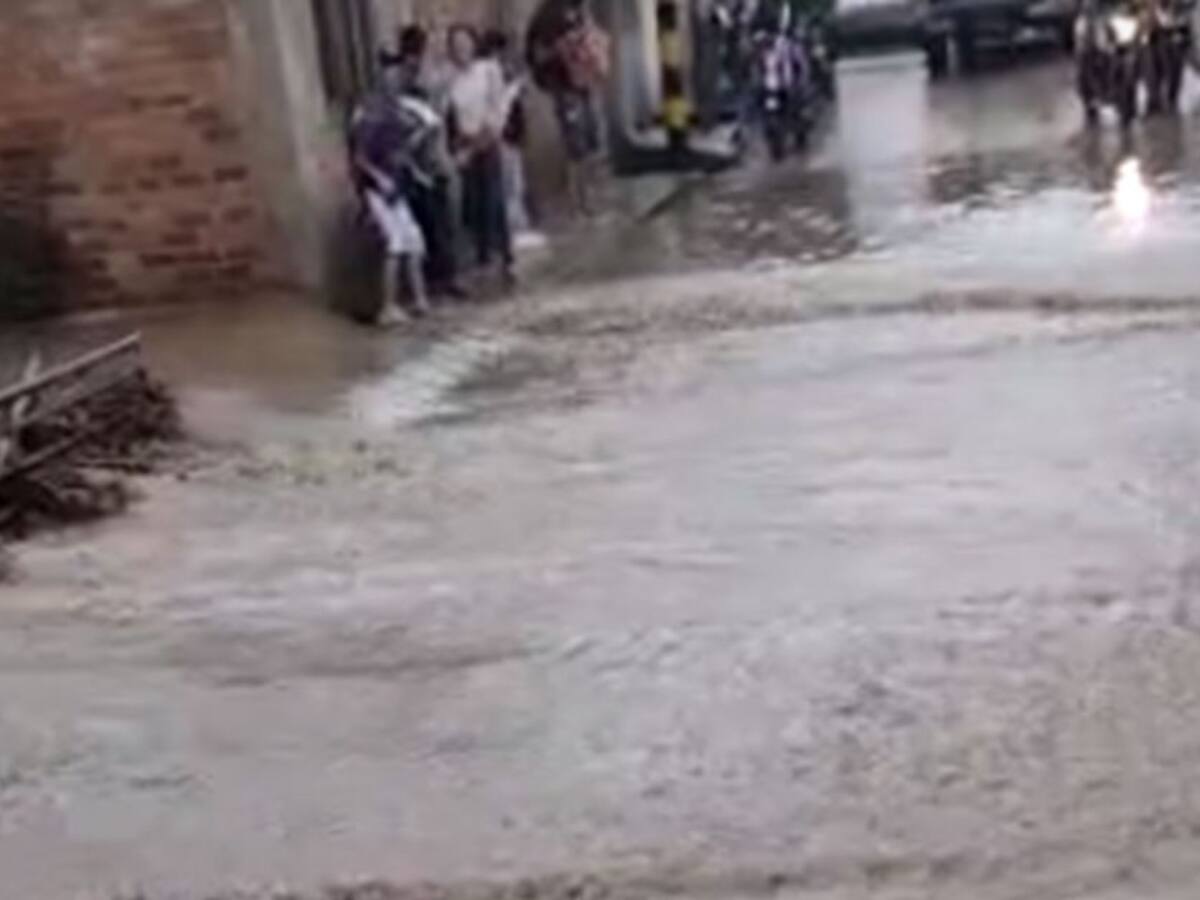 Fuerte aguacero generó varias emergencias en Ibagué
