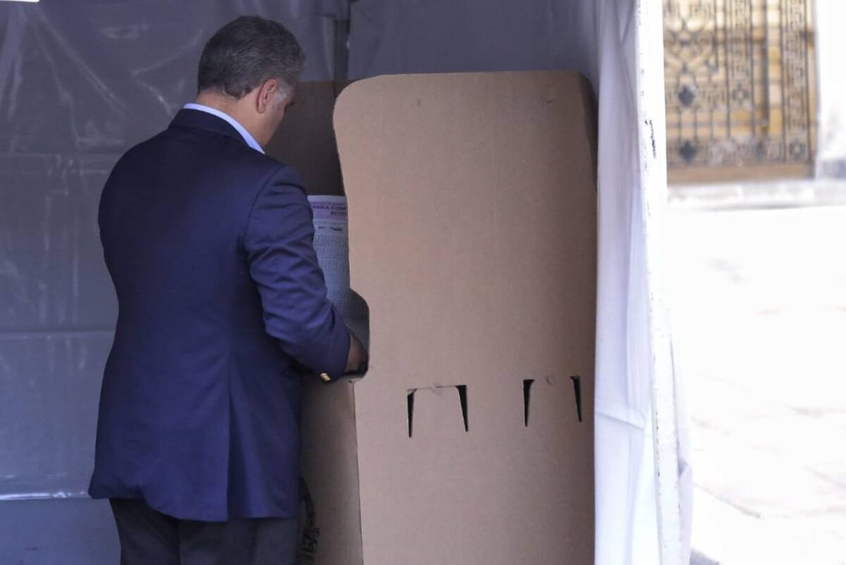 El presidente Iván Duque afirmó, "este Gobierno seguirá trabajando con las personas que sean elegidas".