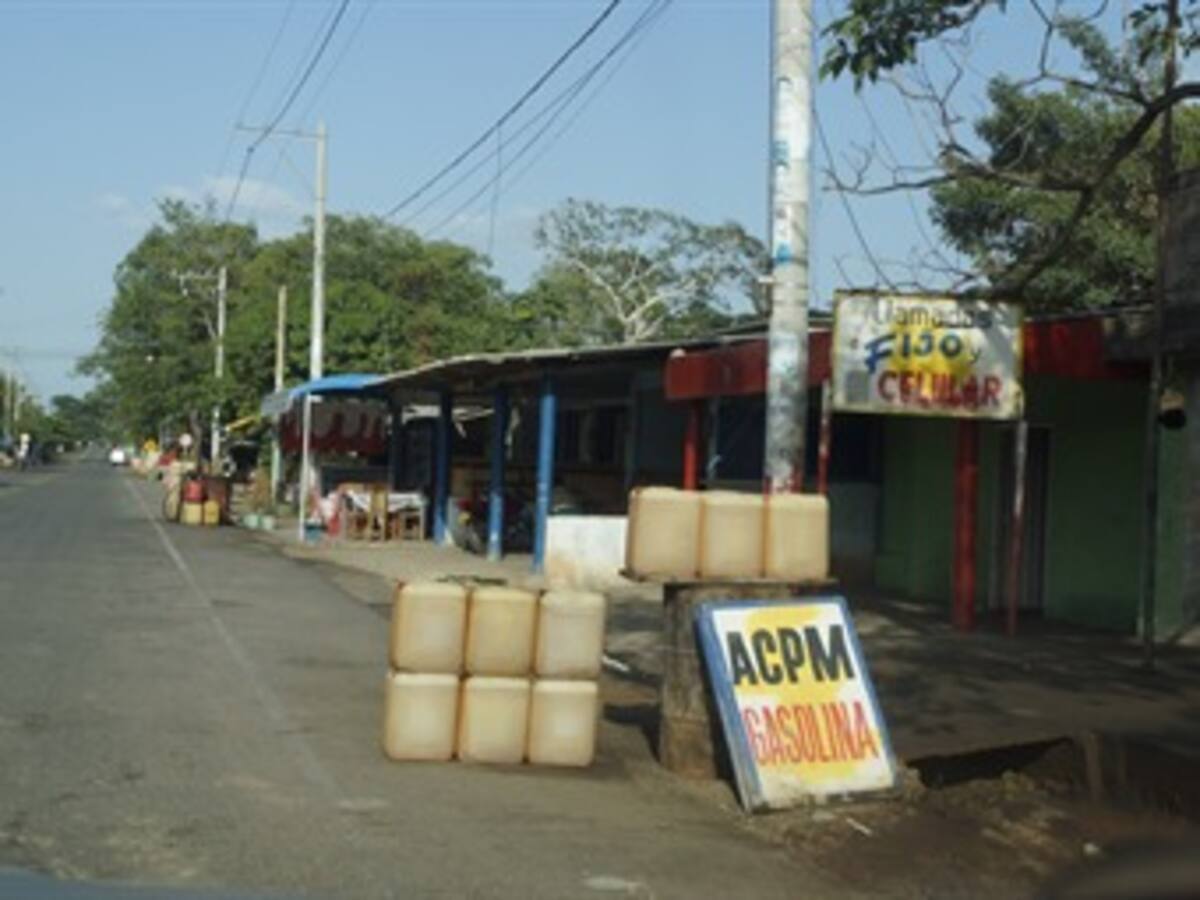 Más gasolina de contrabando que agua en zonas de La Guajira