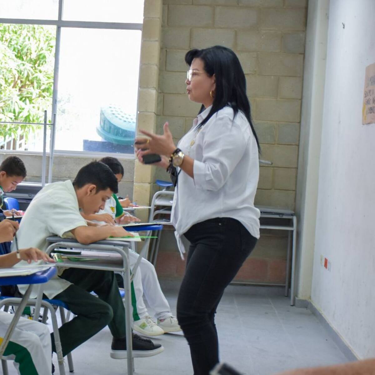 Estudiantes se benefician de los programas de permanencia educativa en Medellín