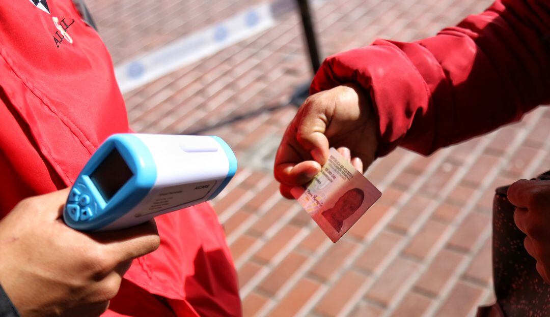 La medida de pico y cédula sigue vigente en ciudades como Bogotá.