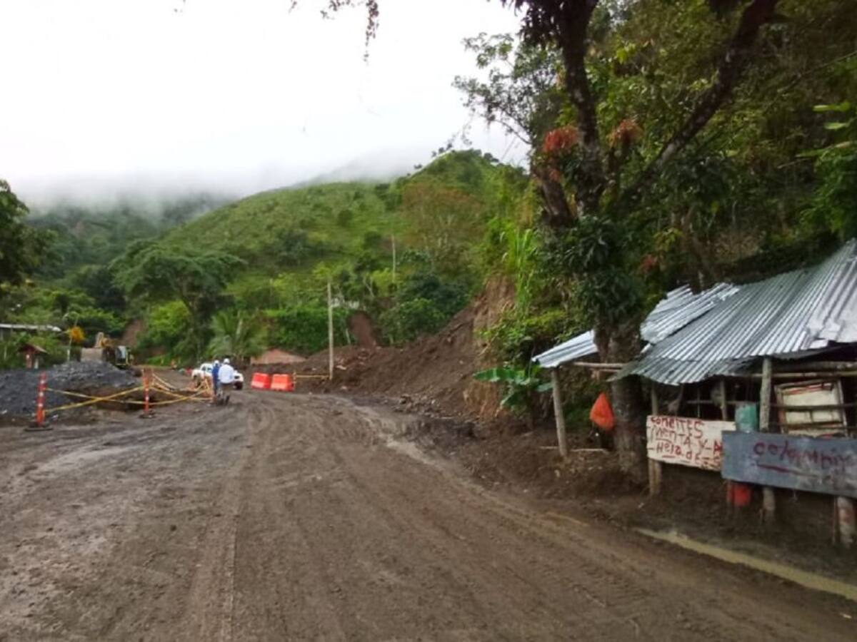 Habilitan paso las 24 horas en la vía Medellín – Urabá