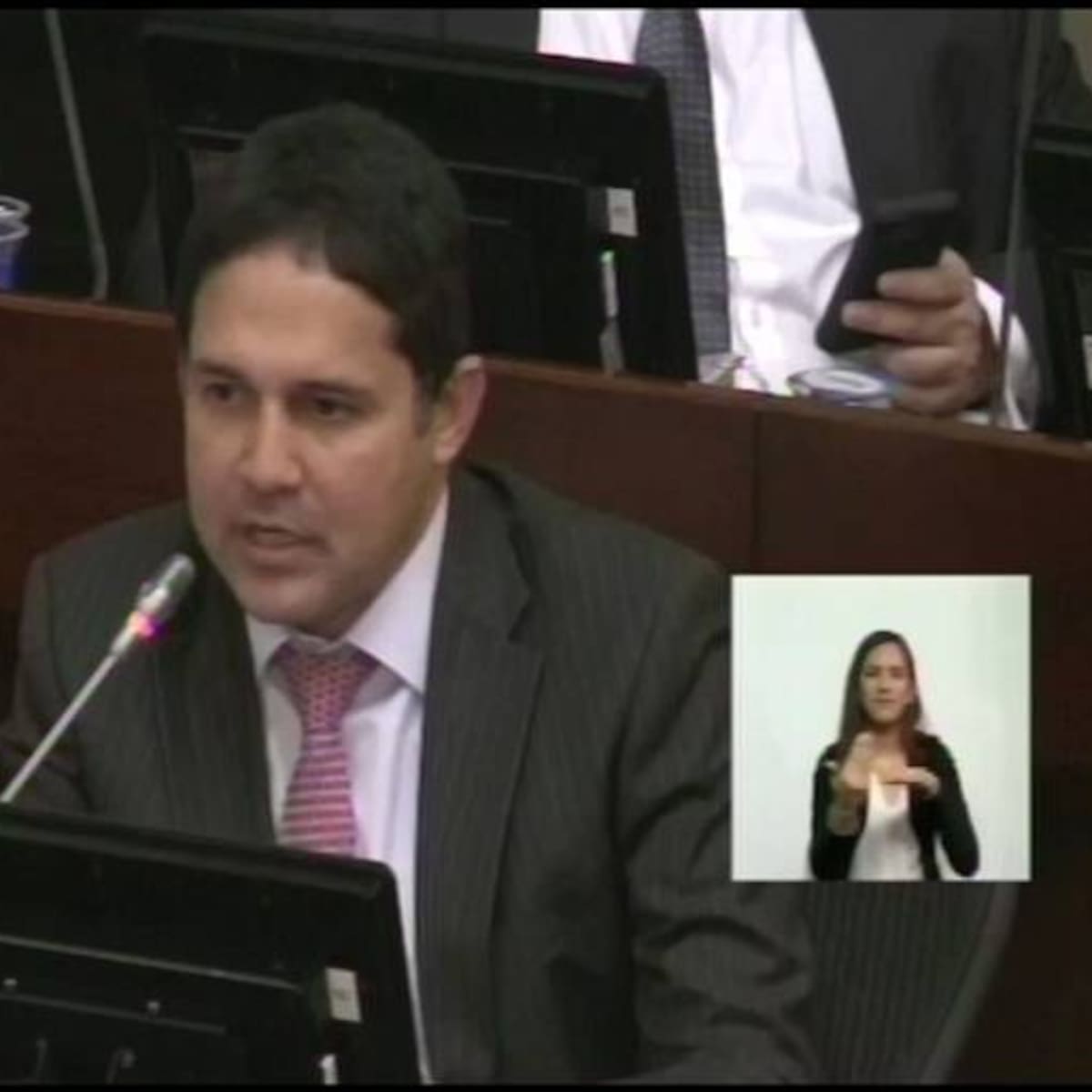 Honorio Henríquez dijo que espera obtener 103 votos, contando el suyo, para presidir el Senado