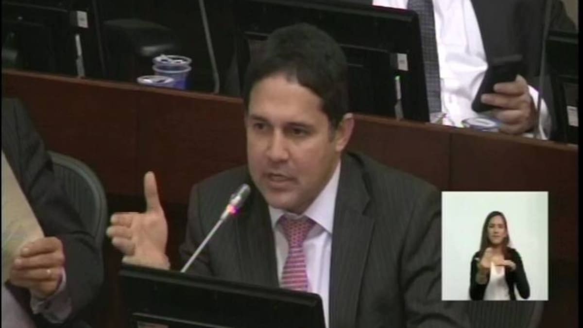 Todavía no hay humo blanco para presidencia de Senado; uribismo se mantiene con Honorio Henríquez