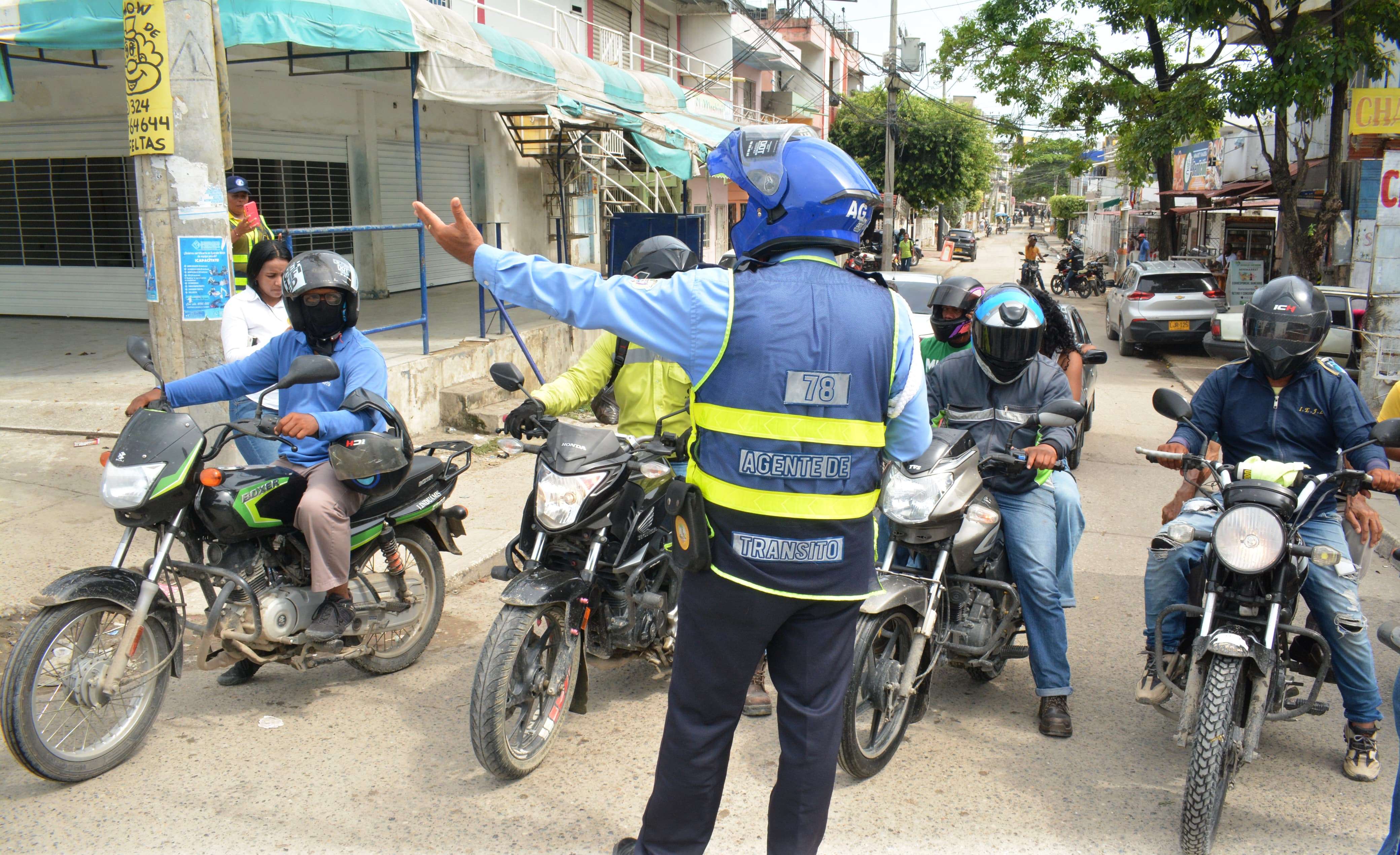 Jornada para evitar maniobras peligrosas de motociclistas en la entrada de La Carolina
