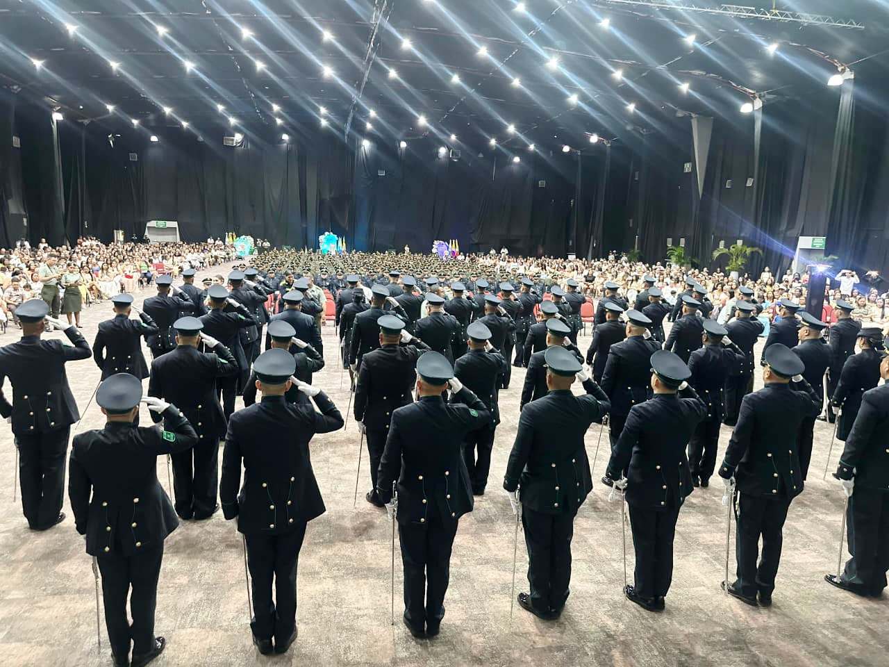 155 policías de Bolívar vieron florecer sus años de sacrificio