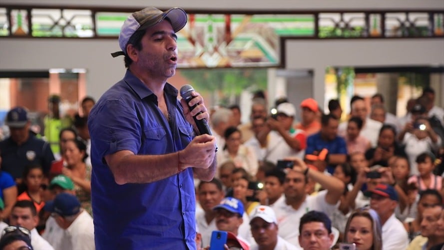 Alejandro Char declaró sentirse preocupado, pero espera que dentro de las investigaciones el contralor Fernando Fiorillo salga adelante. Foto: Colprensa