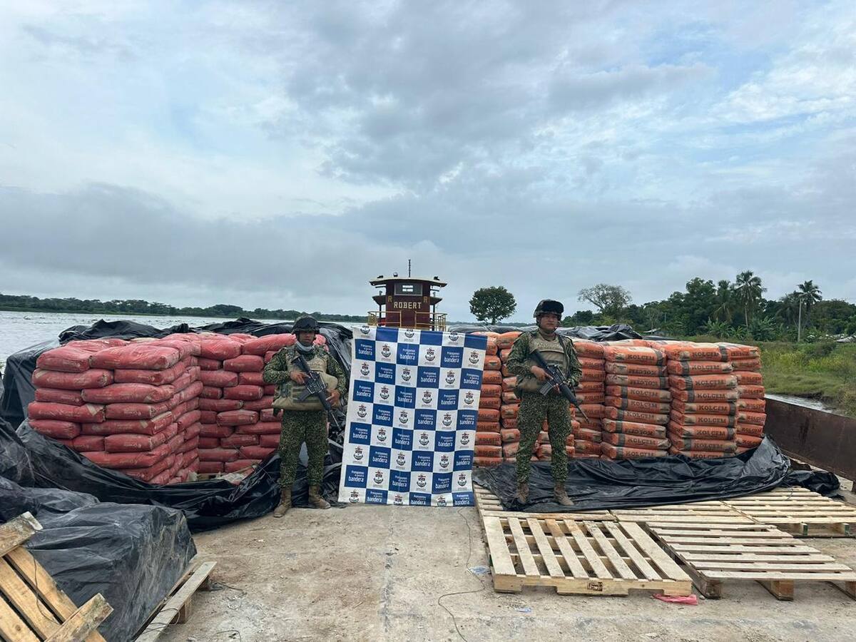 Armada Nacional inmovilizó más de 100 toneladas de cemento en Pinillos, Bolívar