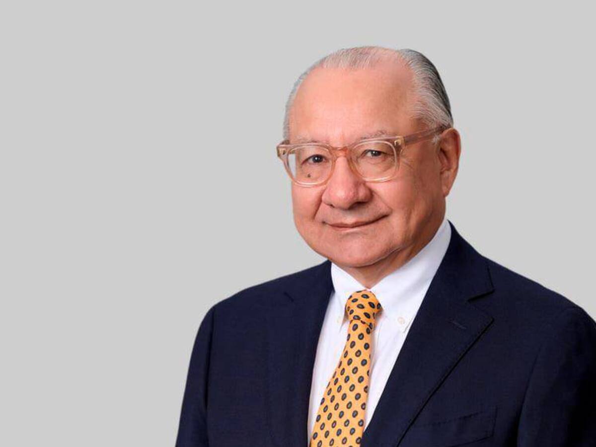 Exembajador de EE.UU. es acusado de ser un supuesto espía cubano durante 40 años