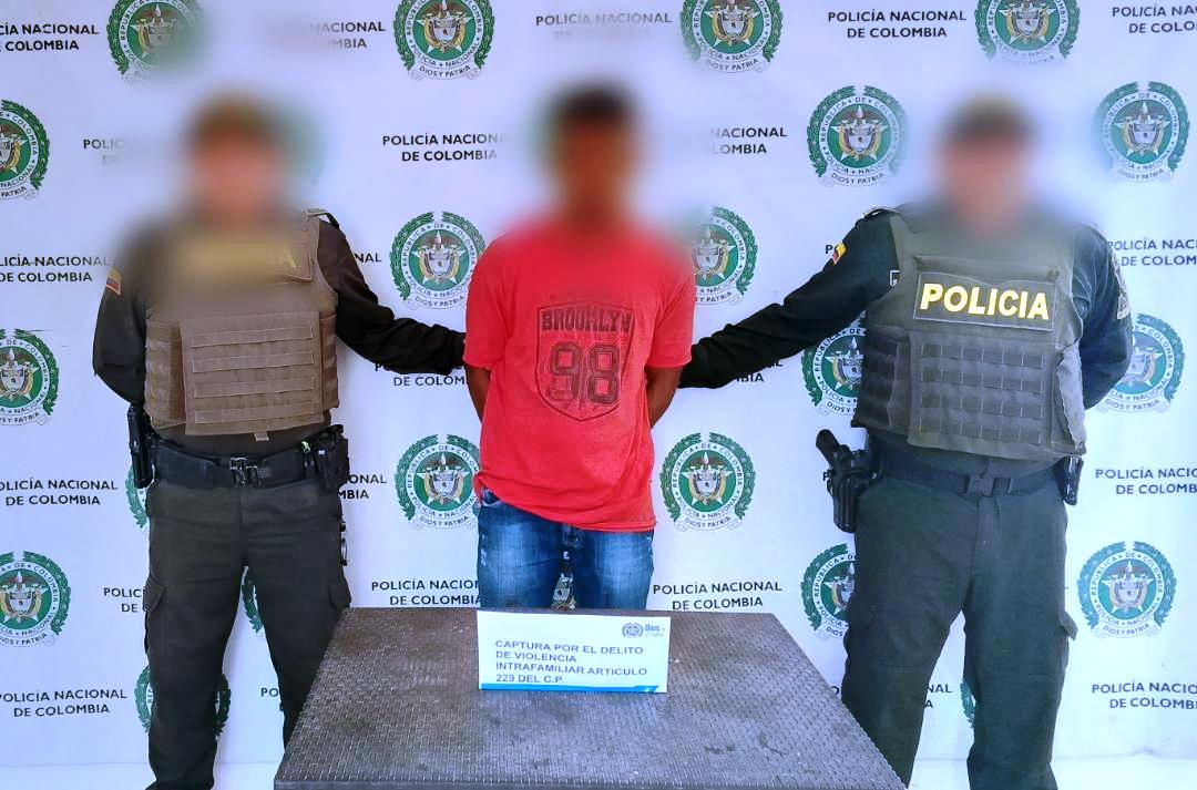 Una mujer fue rescatada por la rápida reacción de la Policía luego de ser agredida, presuntamente, por su compañero sentimental en Río Viejo