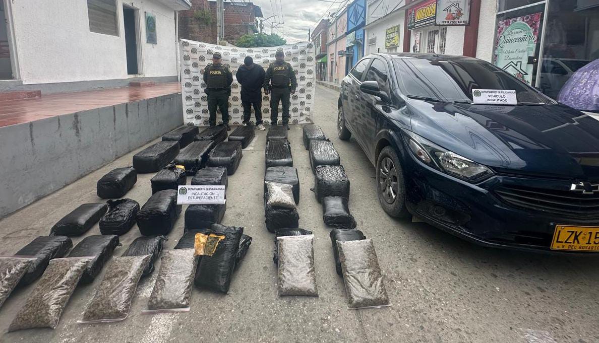 En la vía La Plata-Inzá, fueron decomisados  170 kilos de marihuana en un automóvil.