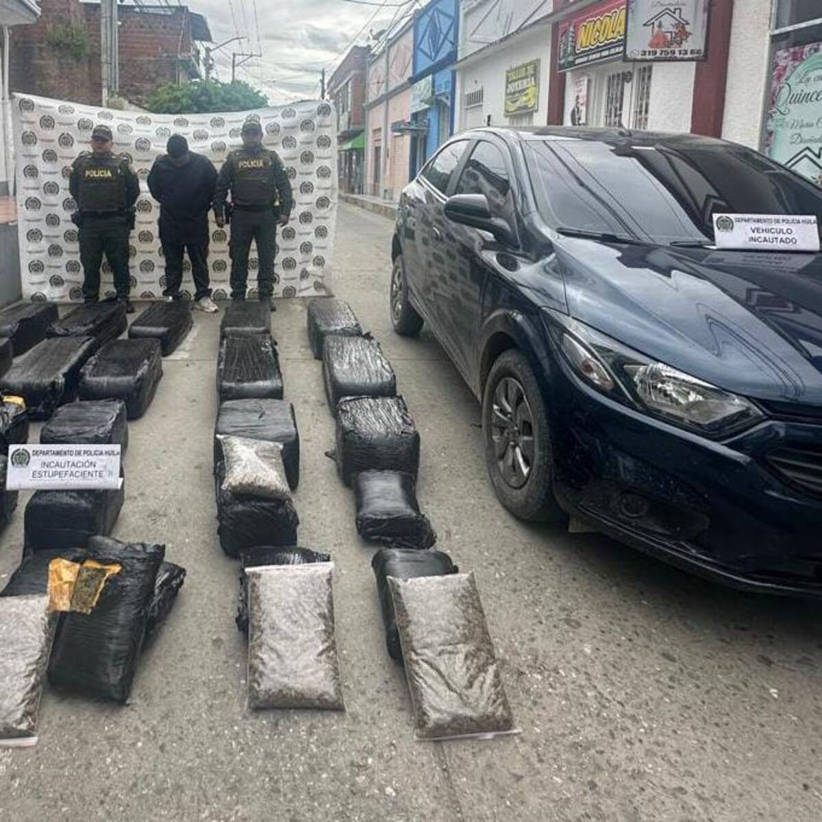 Automóvil descubierto con gran carga de marihuana en el Huila