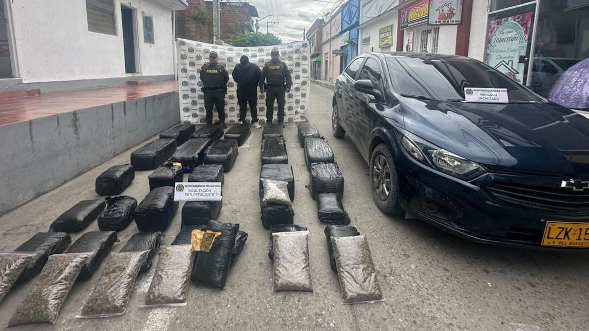 Automóvil descubierto con gran carga de marihuana en el Huila