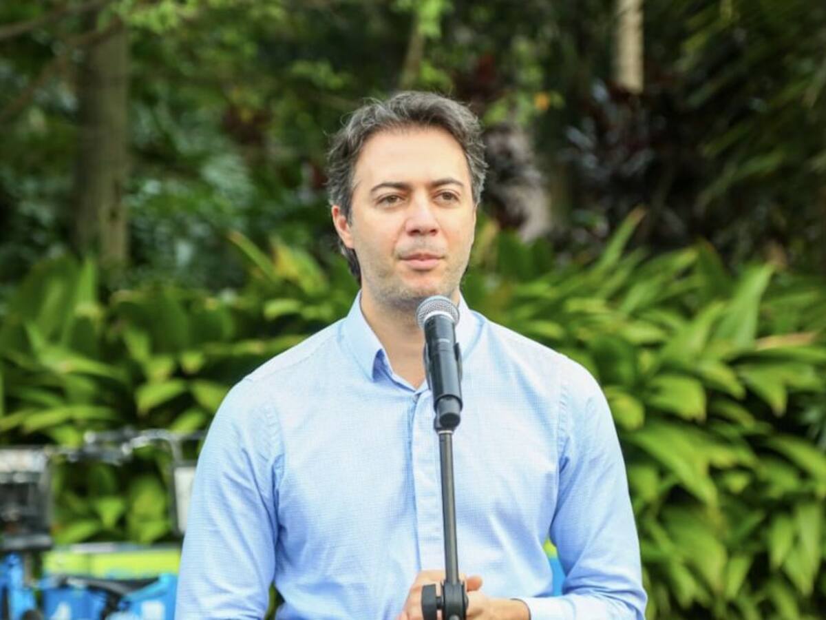 Baja aprobación del alcalde de Medellín, Daniel Quintero según Invamer