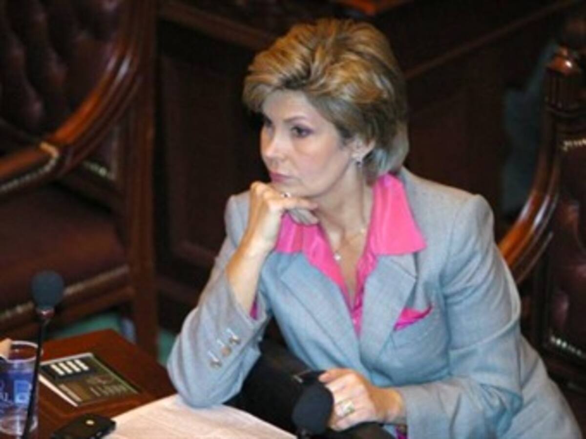 Senado aprueba suspensión de Piedad Zuccardi