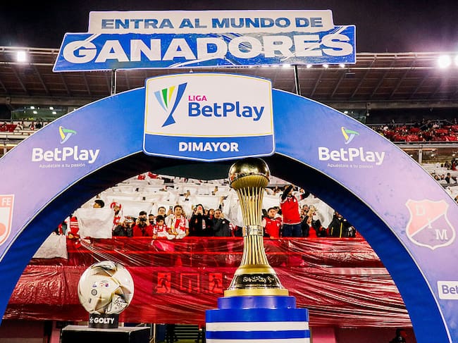 The league throphy and offical ball are seen prior to the first leg of the BetPlay Dimayor League final between Independiente Santa Fe and Deportivo Independiente Medellin in Bogota, Colombia's El Campin stadium, june 24, 2025. (Photo by: Jorge Londono/Long Visual Press/Universal Images Group via Getty Images)