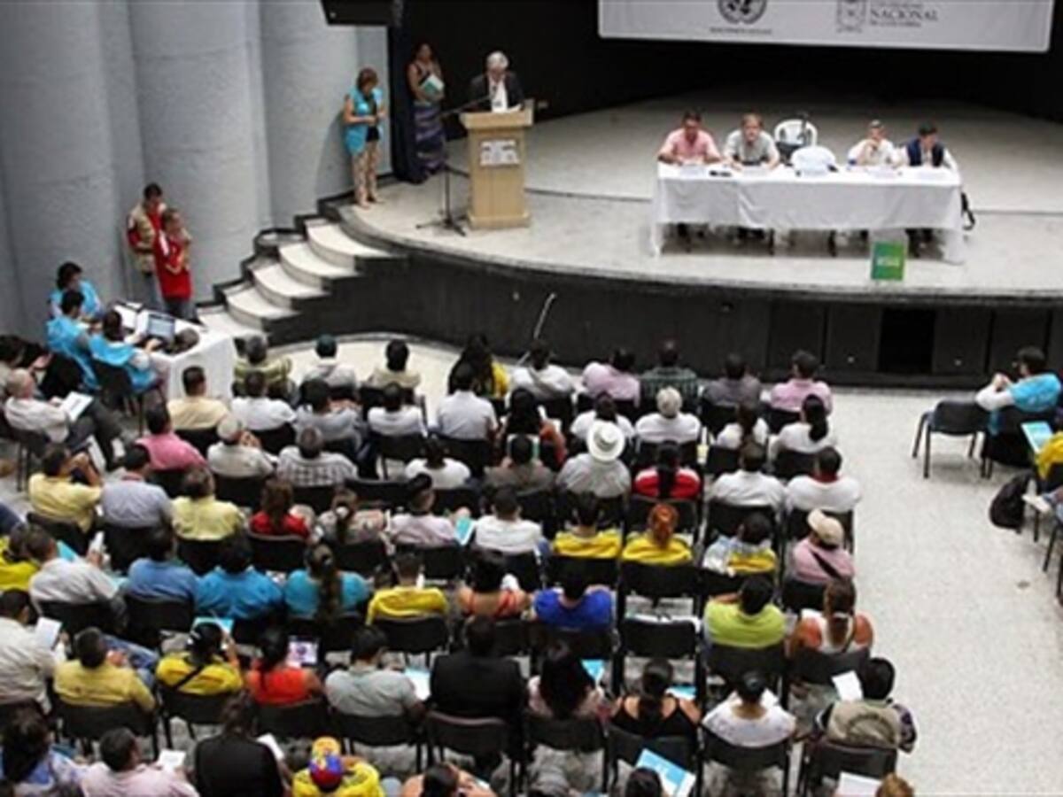 Mesas regionales de derechos humanos debaten en Medellín