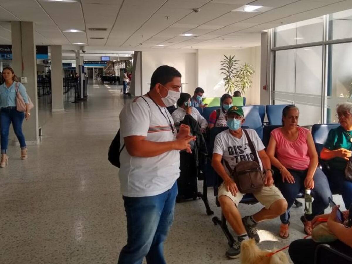 En el aeropuerto Los Garzones verifican el estado de salud de los viajeros