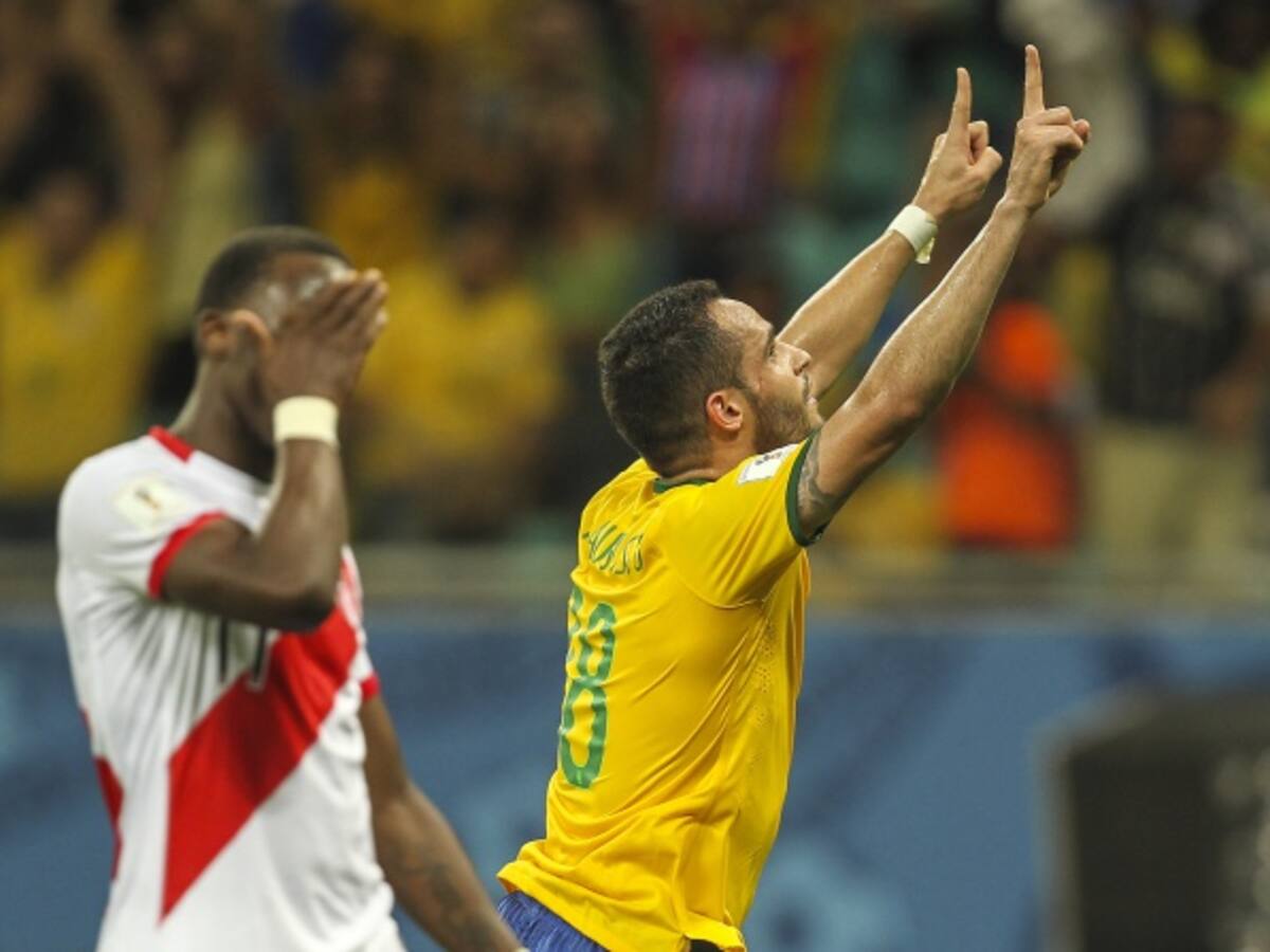 Brasil goleó a Perú y ascendió a la tercera posición en la clasificación