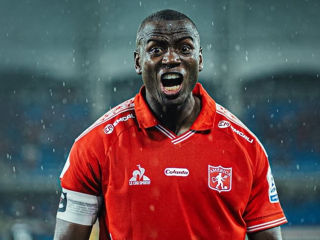 Adrián Ramos festeja el gol de la victoria del América de Cali / Twitter: @AmericadeCali.