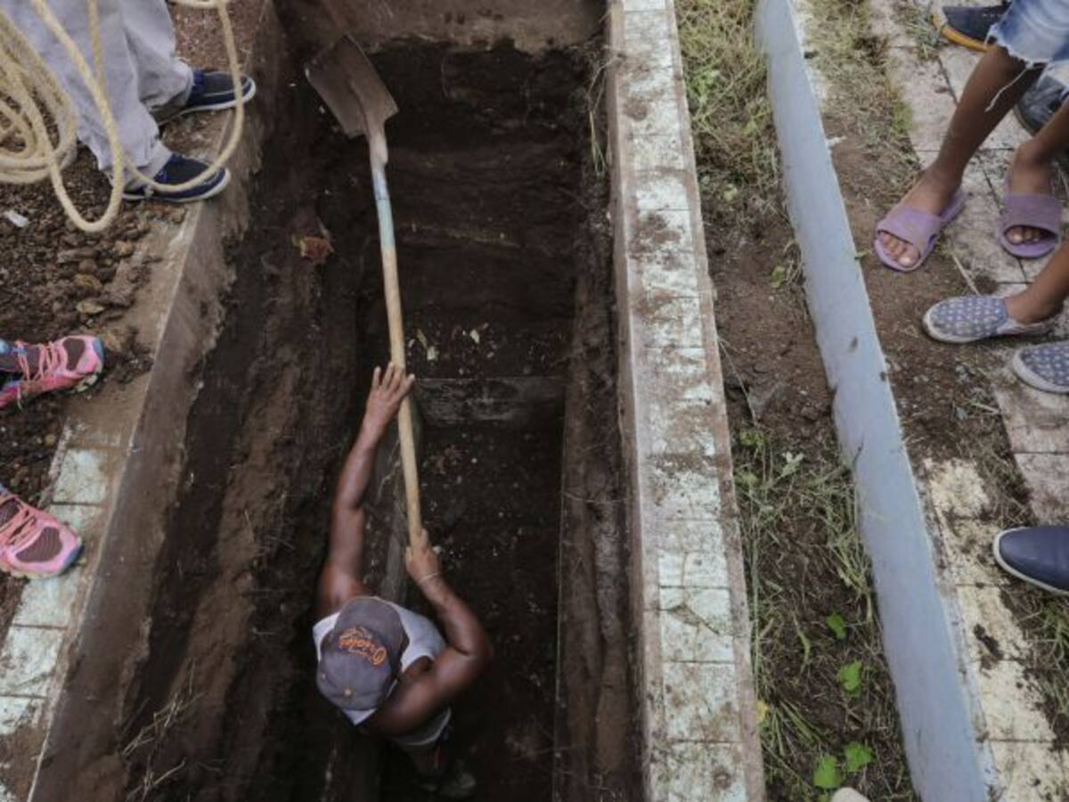Hombre pide absurdo objeto y confiesa en donde enterró a su esposa