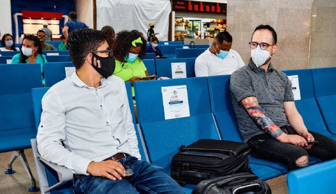 976.328 pasajeros han sido de vuelos nacionales y 109.773 en vuelos internacionales