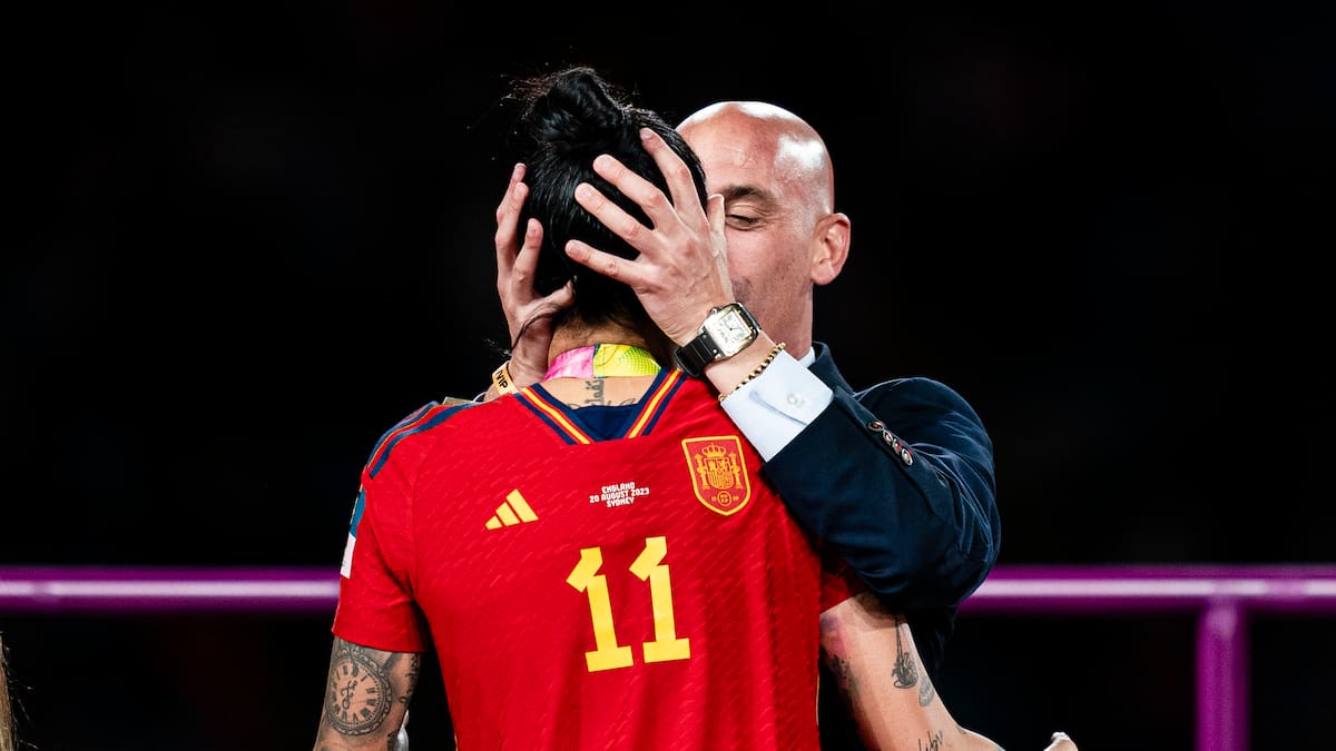 La actitud fue impropia de su cargo: Lluís Cortés sobre beso de Rubiales a Jenni Hermoso