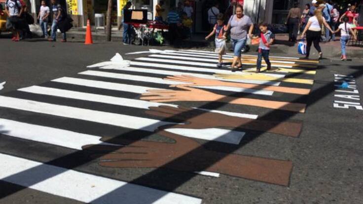 Motociclistas de Armenia piden cambiar la pintura utilizada para señalización