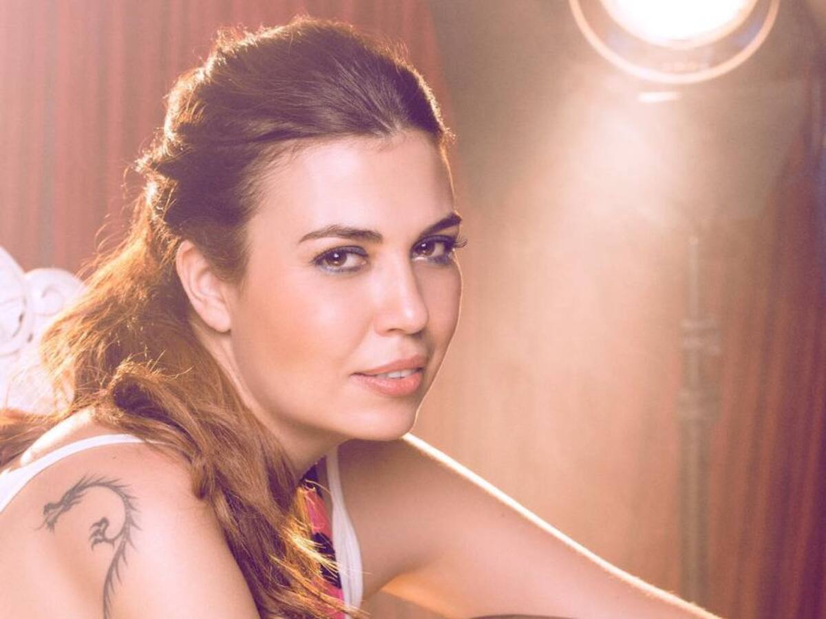 Hay que criar seres humanos sin etiquetas: Rakel