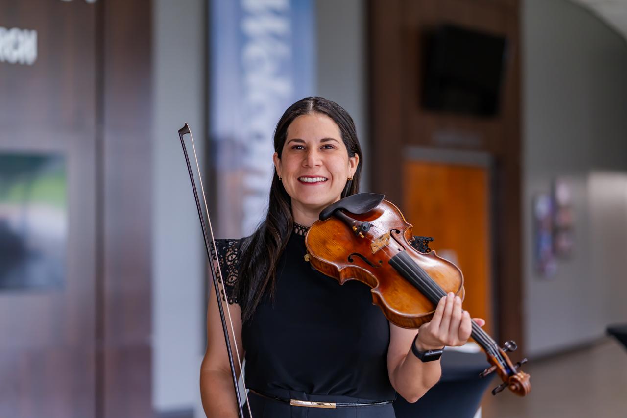 Claudia Font celebra dos décadas al servicio de la música y la educación orquestal