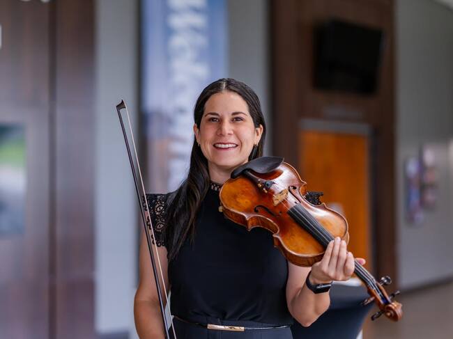 Claudia Font celebra dos décadas al servicio de la música y la educación orquestal