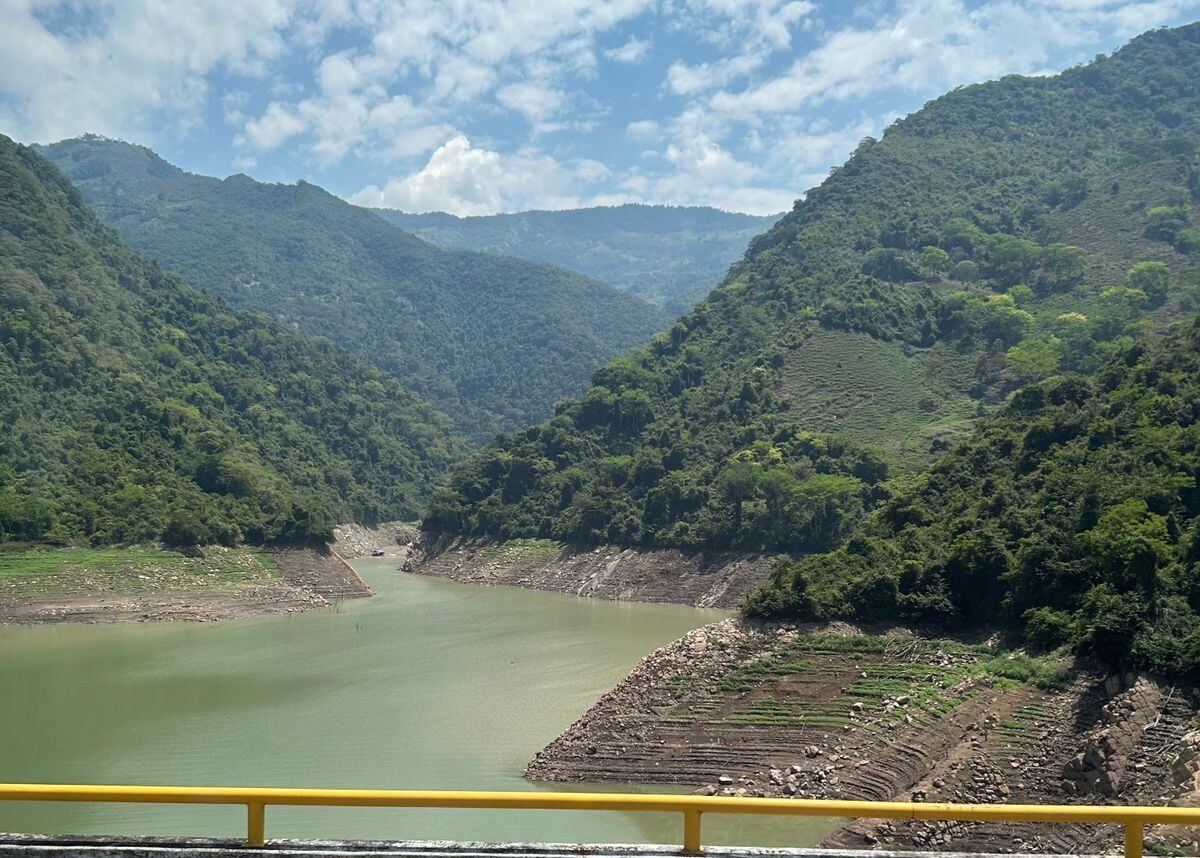 Bajo niveles de agua del río Sogamoso tiene sin trabajo a 9 puertos de pesca en Santander.