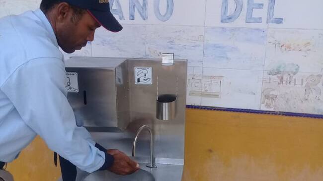 La Secretaría de Educación enviará a 201 sedes un total de 1.222 lavamanos portátiles