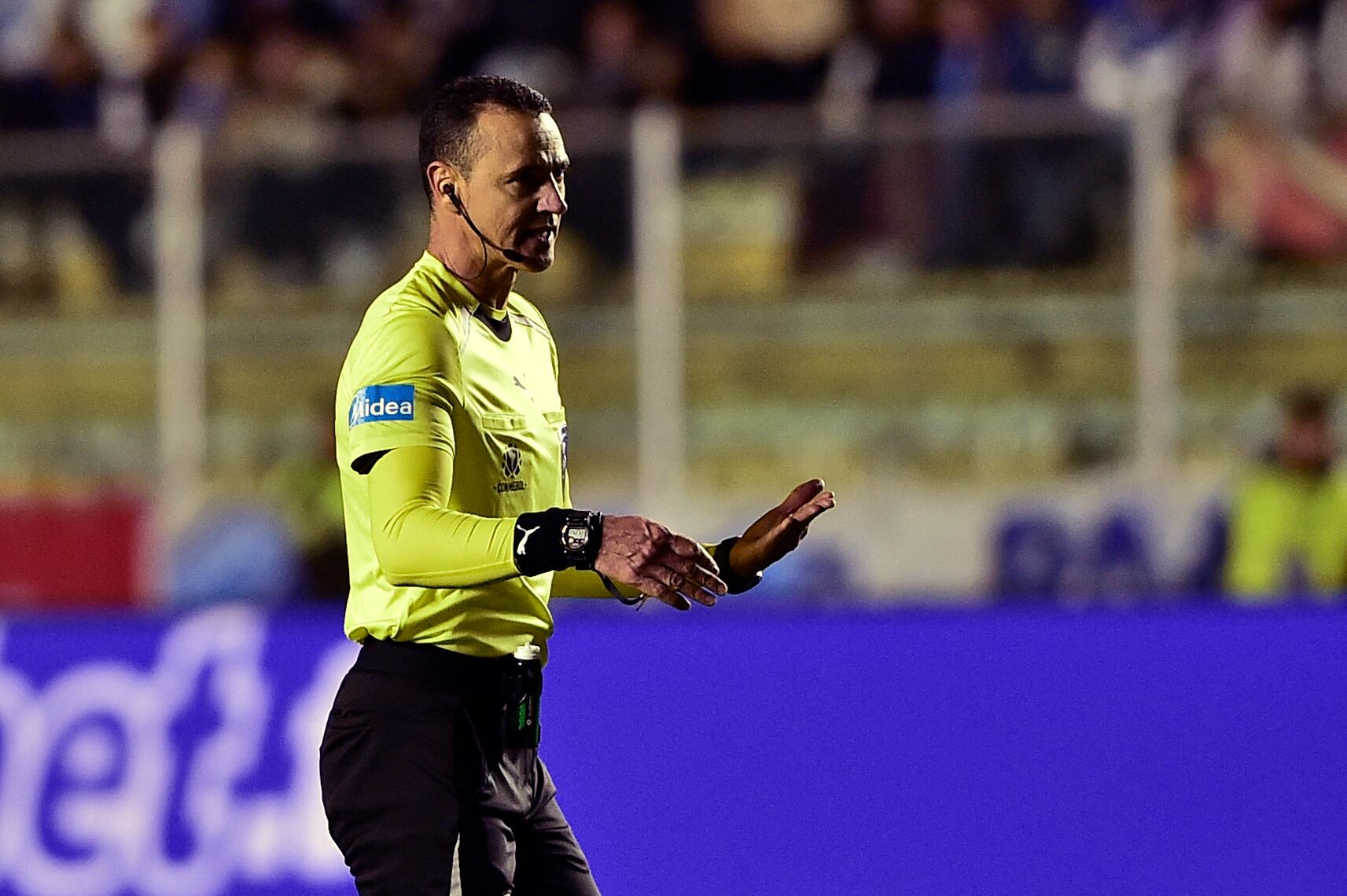 Wilmar Roldán durante el juego en La Paz entre Bolívar y Sao Paulo, por la Copa Sudamericana. (Photo by Jorge BERNAL / AFP)