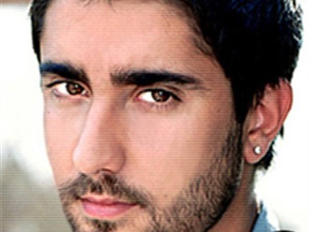 Hoy en “Los 5 de Lore”, Alex Ubago