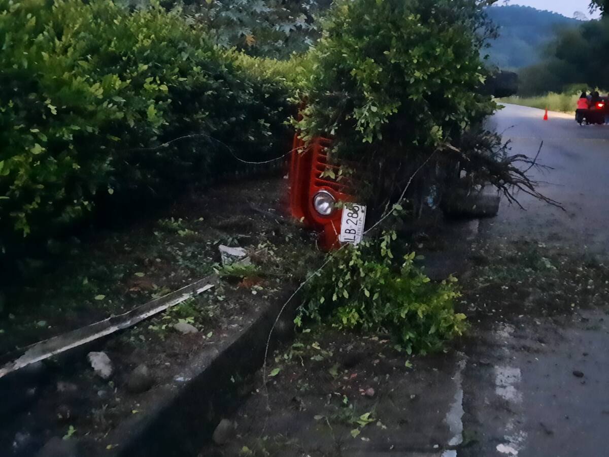 Un muerto y dos heridos dejó accidente de tránsito en vías del Quindío