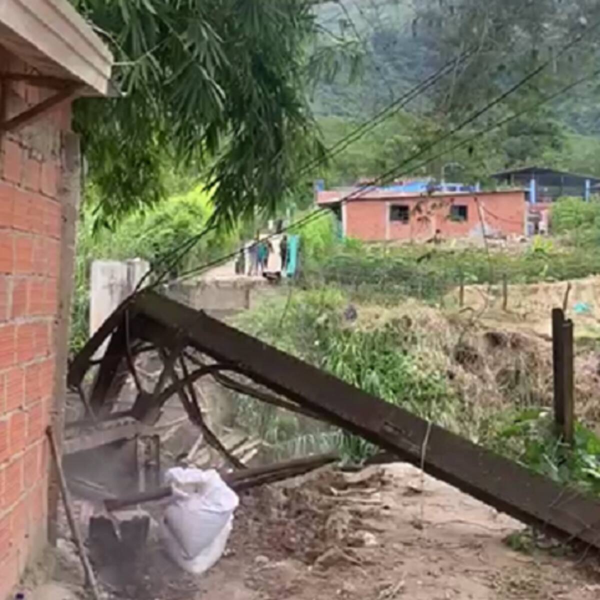 Fue derribado el Puente Antonio Nariño al Norte de Bucaramanga