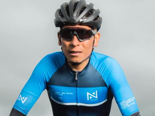 Nairo Quintana se entrena con los uniformes de su marca deportiva / Twitter: Nairo Quintana.