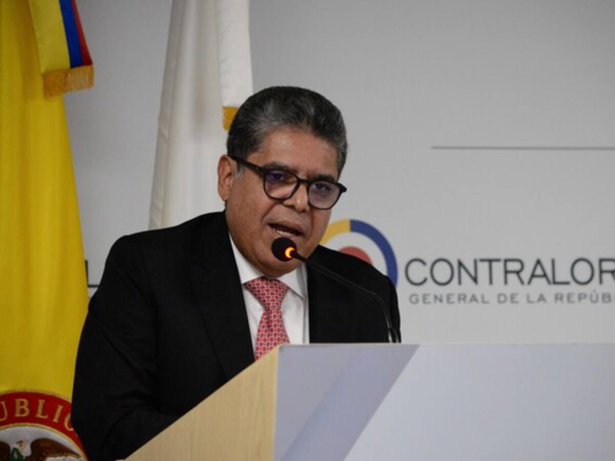Contralor busca solución a crisis energética en universidades tras posible apagón y recesión de gas
