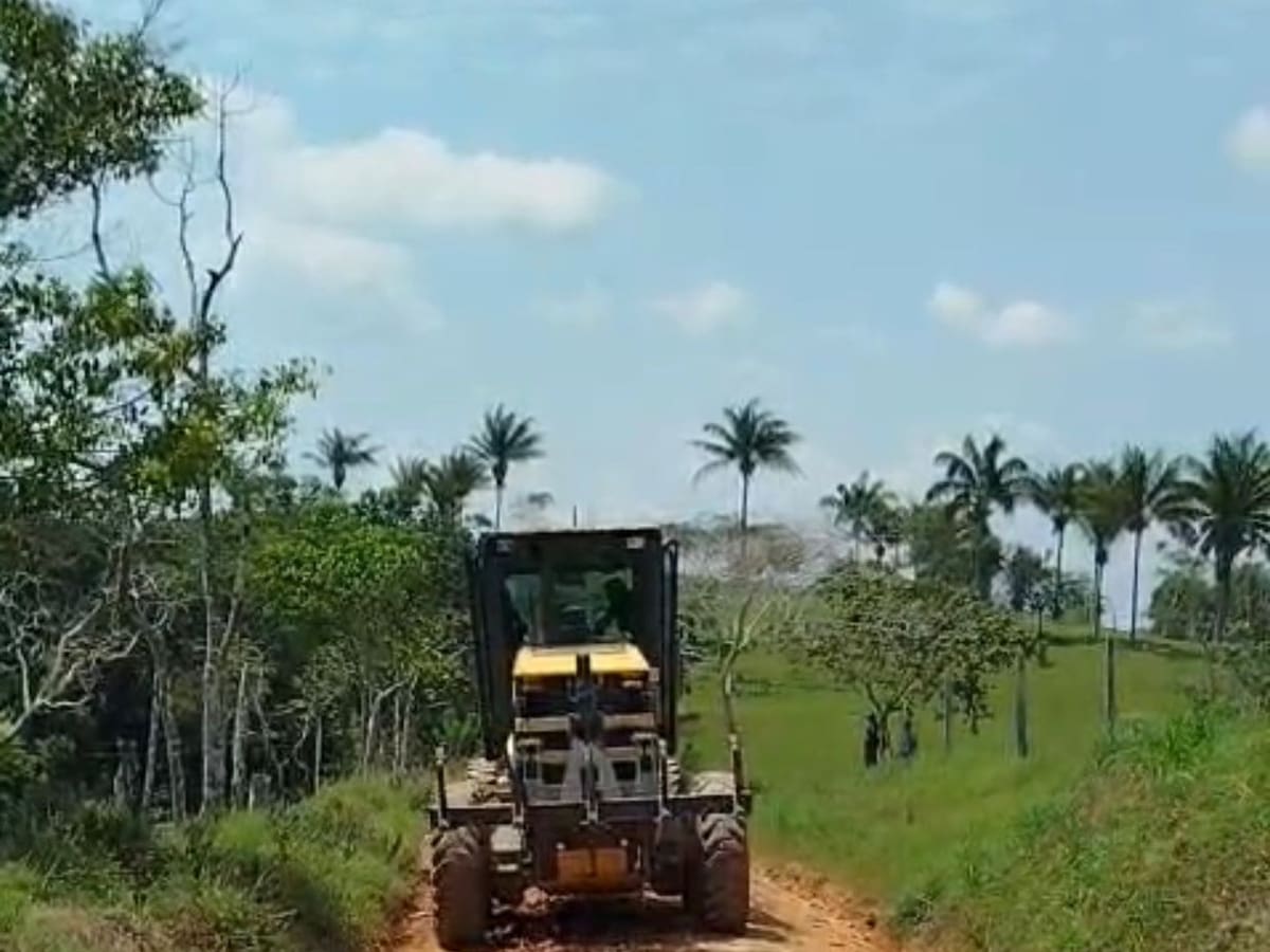 Ejército fortalece vías rurales en Venecia y dinamiza el desarrollo campesino en Caquetá
