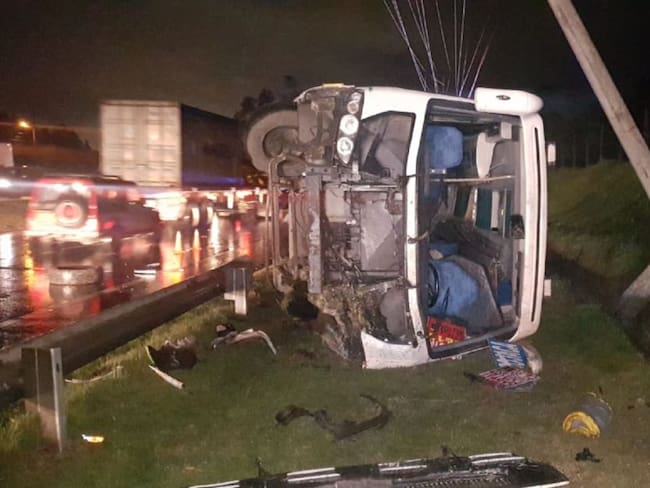 Más de 20 heridos dejó estrepitoso accidente en la variante Faca - Madrid