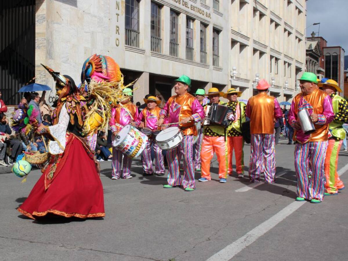 Cultura, bailes y colores presentes en el encuentro de carnavales y fiestas