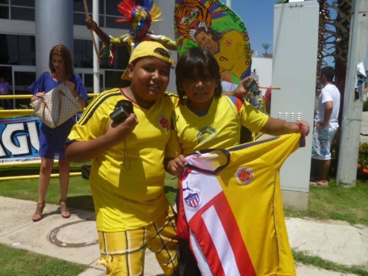 Los más pequeños también apoyan a la Selección Colombia.