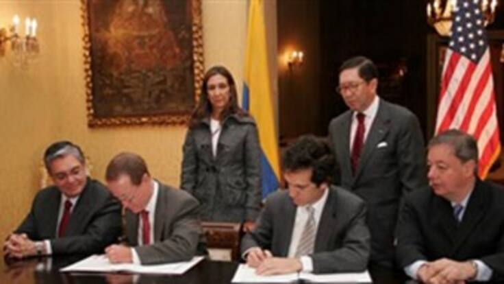 Colombia y EE.UU firmaron el acuerdo militar