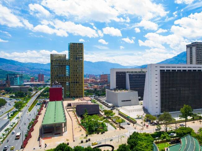 Medellín mantendrá toques de queda nocturnos fines de semana