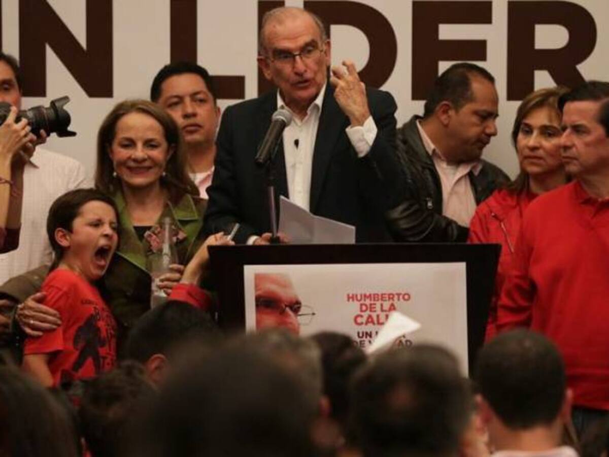 De La Calle firma manifiesto de transparencia y austeridad en su campaña