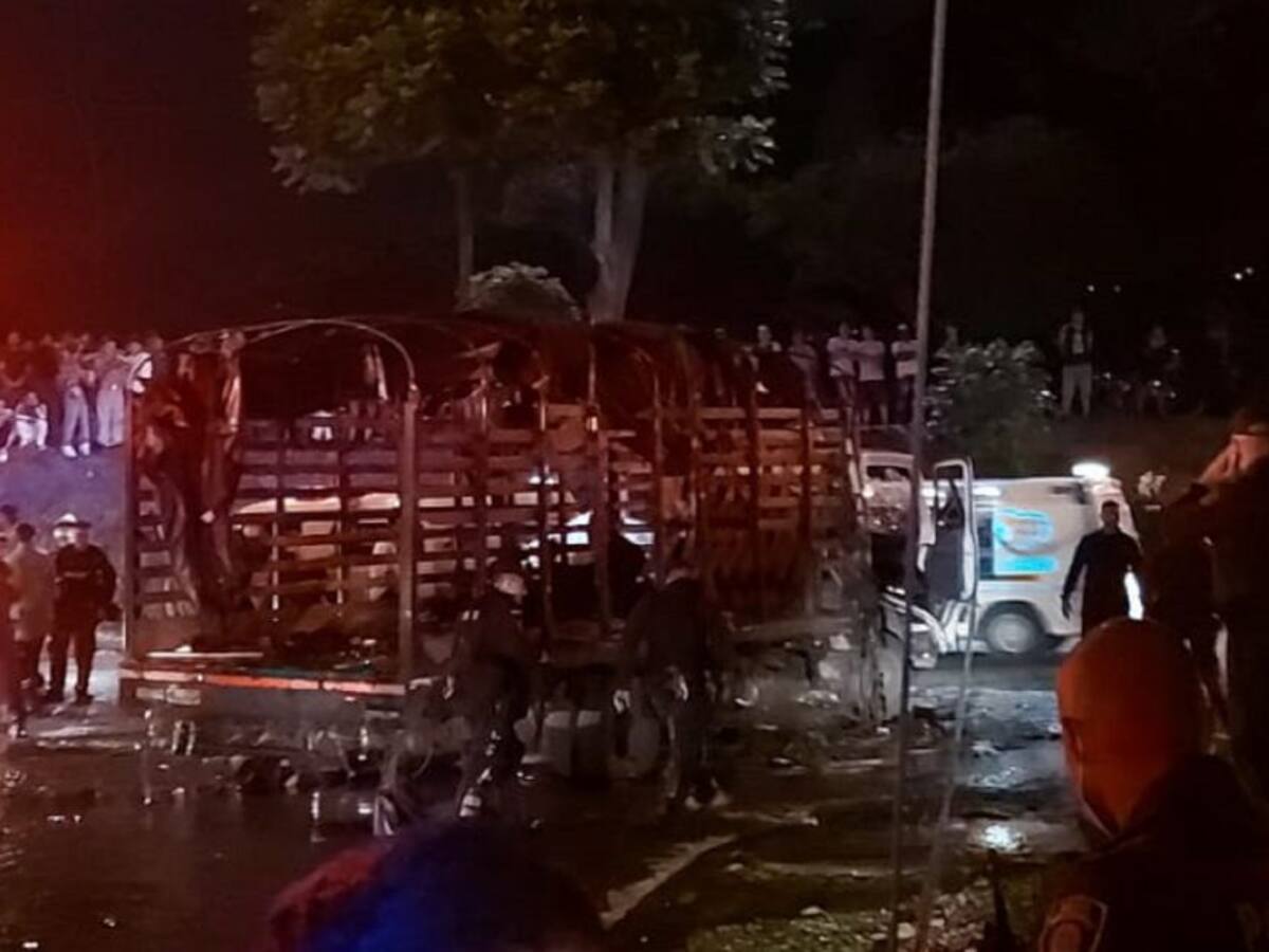 Fuerte atentado contra camión del ESMAD en Cali deja varios heridos
