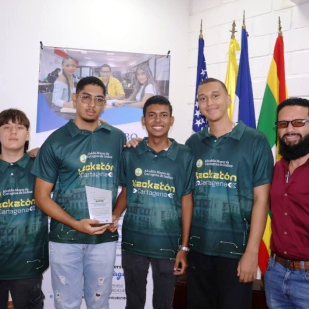 Primer lugar en Hackatón de Movilidad Inteligente a estudiantes de Sistemas de Unicolombo