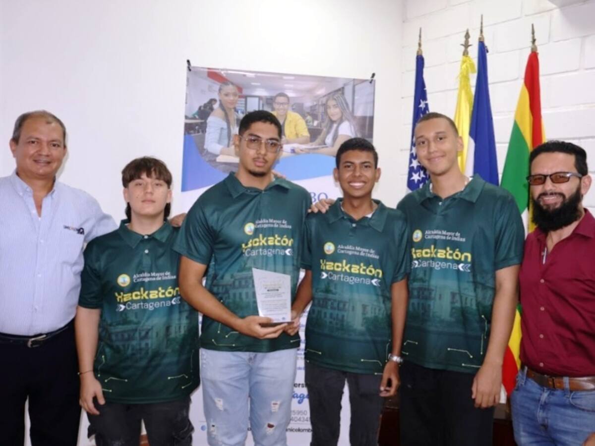 Primer lugar en Hackatón de Movilidad Inteligente a estudiantes de Sistemas de Unicolombo