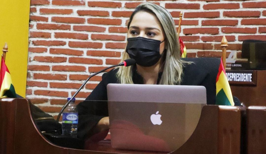 Ante la imposibilidad de hacerlo durante la sesión de Comisión Tercera, donde se negó el uso de la palabra a la entidad